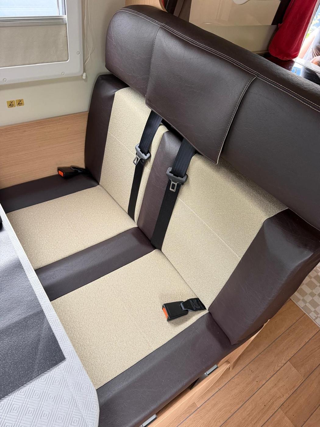 Arbeit der Autosattlerei Drechsler